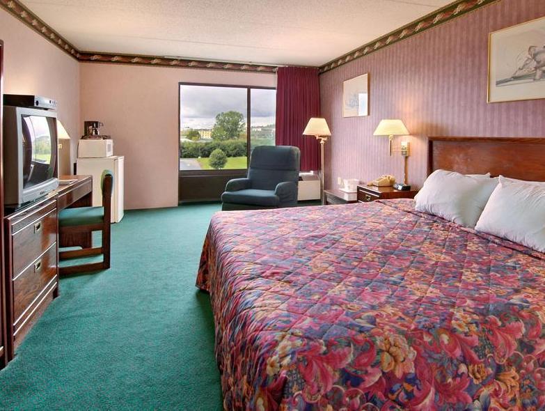 Comfort Inn & Suites Watertown Ruang foto